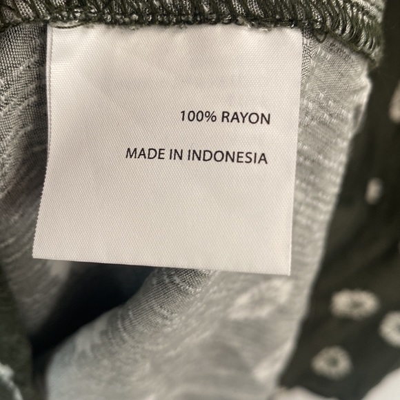 (A4c) Market Spruce Floral Flutter-sleeve top, Size S, NWT - Picture 8 of 9